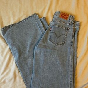 Levi's Women's Light Blue Straight Leg Jeans Ribcage style